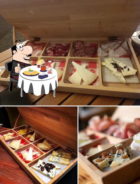 Piatto di formaggi al Gran Caffè Gambrinus Montecatini