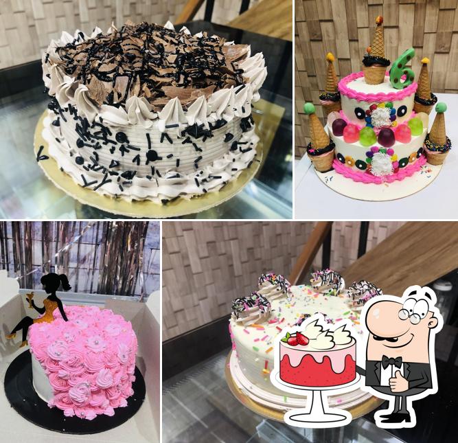 Here's a picture of Upper Crust The Cake Lounge