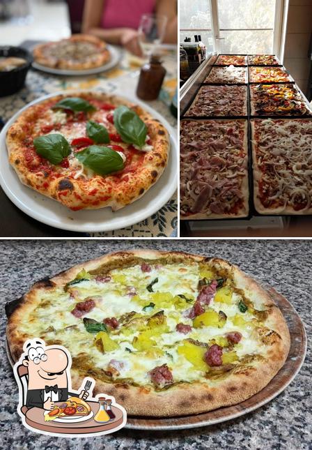 Pick pizza at Restaurant Da Giulia