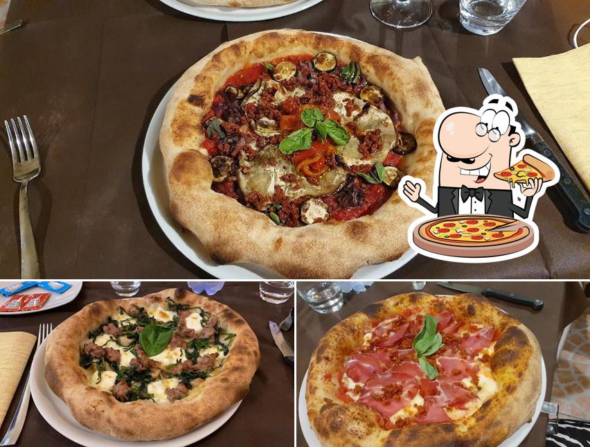 Ordina tra le svariate varianti di pizza