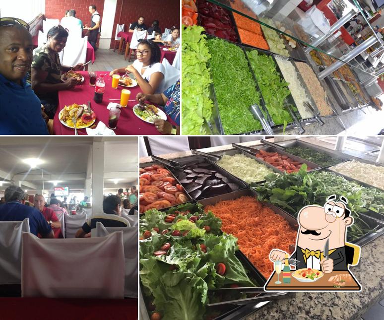 Comida em Churrascaria Costelão