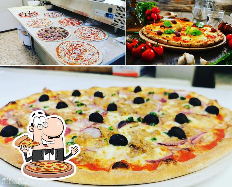 Scegli una pizza a Pizza Ok & Resturant