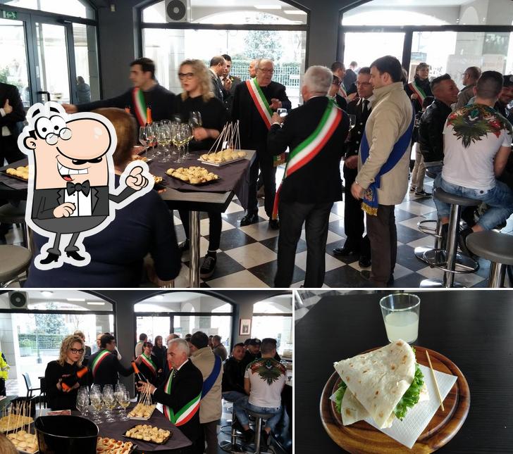 La foto di interni e sandwich da CAFE' NOIR - Colazioni Aperitivi Pranzi Eventi