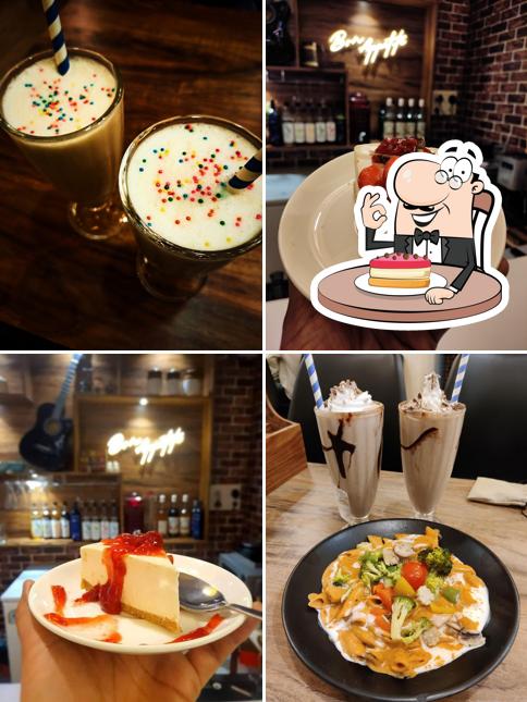 Cheesecake at Godown Cafe