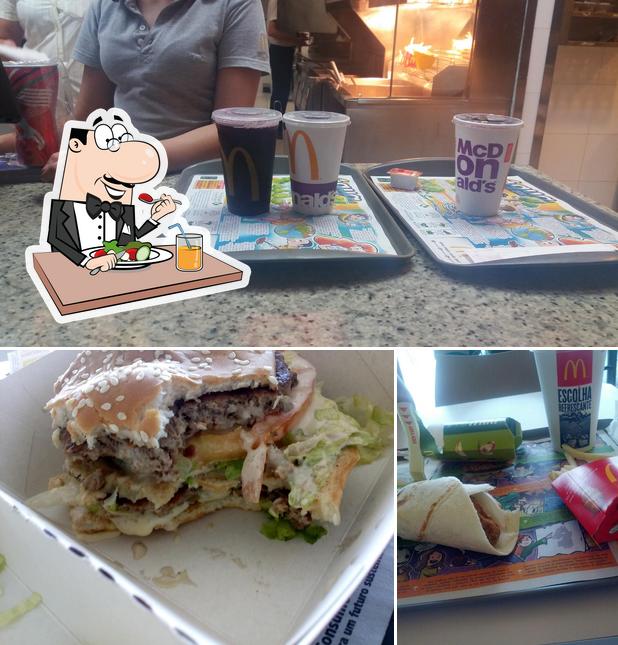 Confira a imagem apresentando comida e interior no McDonald's