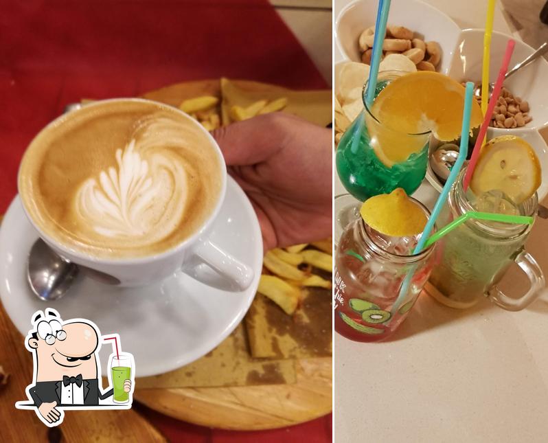 Goditi un drink a Antico Bar Comunale