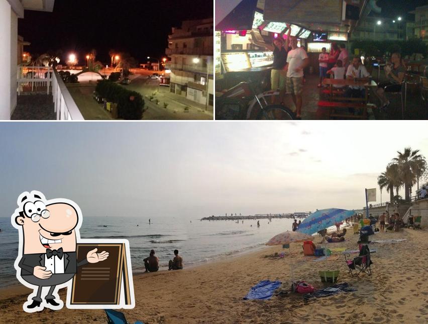 Rocky Panineria Marina di Ragusa si caratterizza per la esterno e bancone da bar