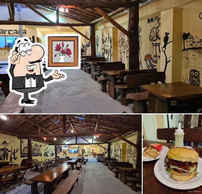 O Karcará Grill Burguer se destaca pelo interior e cidadãos