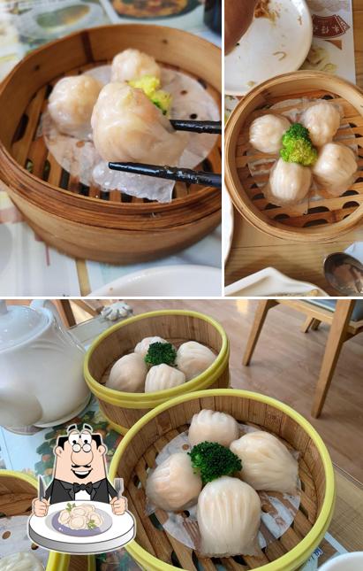 Dumplings at 朱仔记港式茶餐厅 Lucky Panda Restaurant