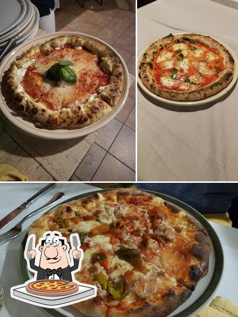 Scegli una pizza a Ristorante Ostaria Del Villaggio