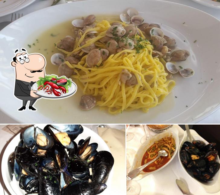 Gli ospiti di La Brasserie Borgo Marina possono ordinare vari pasti di mare