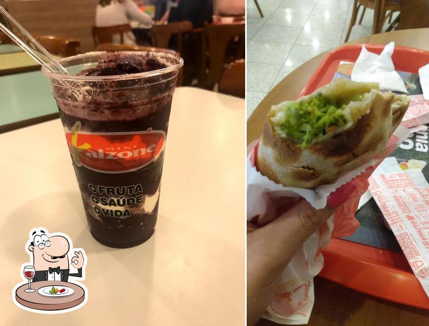 Comida em Mini Kalzone Bourbon Shopping Novo Hamburgo