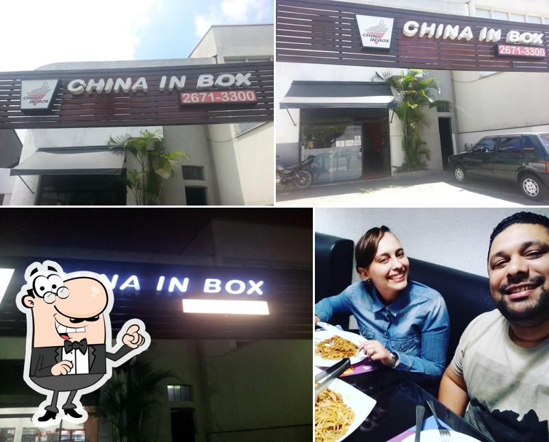 Esta é a imagem ilustrando exterior e interior no China In Box