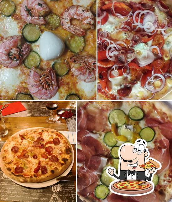 A Pizzeria Dal Mato, puoi goderti una bella pizza