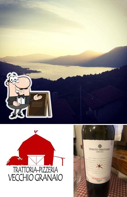 Tra le varie cose da Ristorante Pizzeria Il Vecchio Granaio Cucina Casalinga si possono trovare la esterno e bevanda