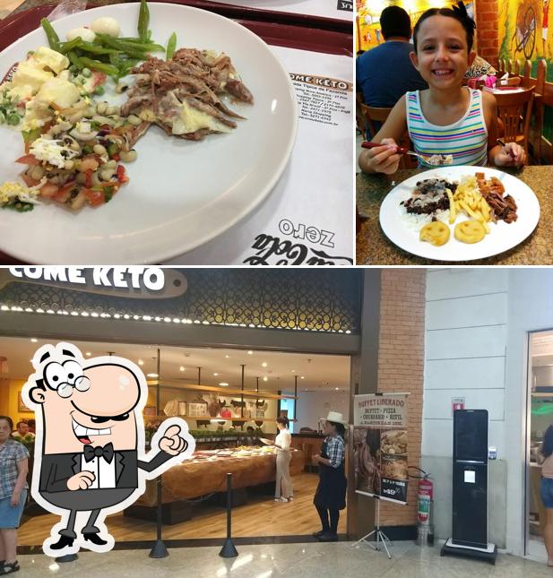 Sente em uma das mesas no Come Kéto Shopping Tijuca
