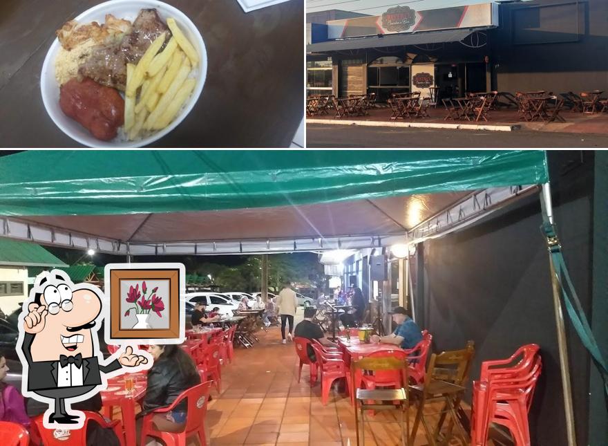 Entre diferentes coisas, interior e eu no podem ser encontrados a Bar Santa Luzia