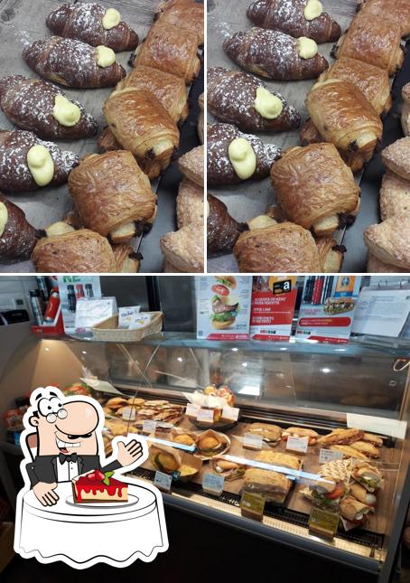 Autogrill (A50, Muggiano Est) serve un'ampia varietà di dolci