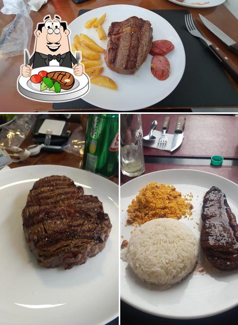 Escolha pratos de carne no Embaixada da Carne II