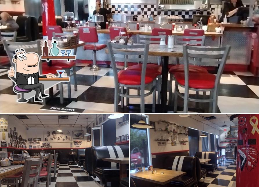 L'intérieur de RNR Diner