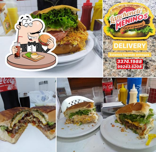 Lanche dos Meninos
