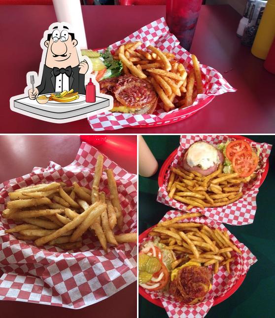 Hardy's Hotwings, Burgers & Ice Cream in Bend - Restaurant menu and reviews