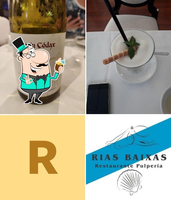 Restaurante Rías Baixas serves alcohol