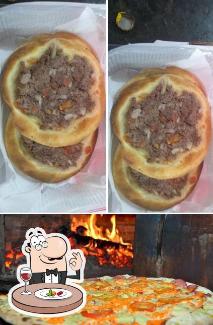 Comida em Pizzaria E Lanchonete Chapa Quente