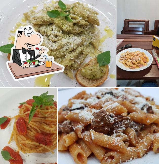 Comida em Maccheroni Italia