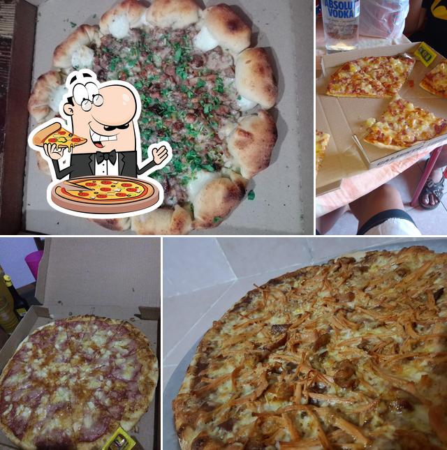 Get pizza at PIZZERIA 'EL VELOZ'
