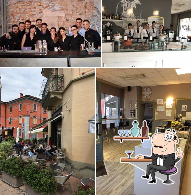 Tra le varie cose da Cafè Fontaine si possono trovare la interni e nozze