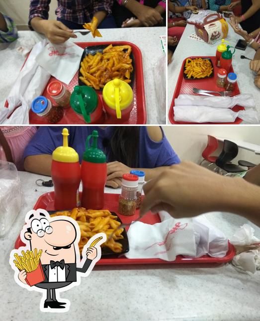 Taste finger chips at Hangout Pizza & Fried Chicken