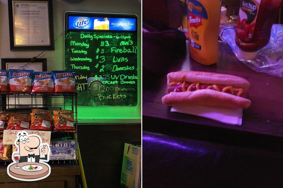 Corner Bar in Grandview Restaurant reviews