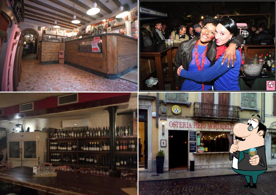 La foto della bancone da bar e esterno di Osteria Pieri Mortadele