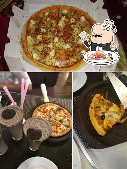 Order pizza at Cafe Connect