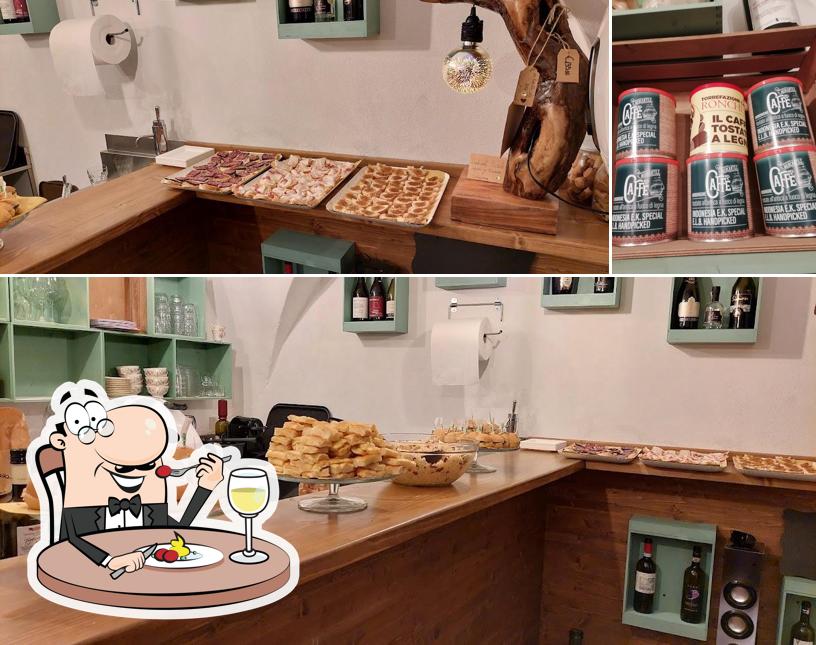 La foto di cibo e birra da La Bottega Cafe