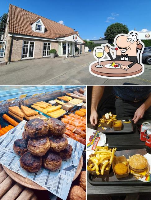 Vérifiez l’image indiquant la nourriture et extérieur concernant Frites Garage