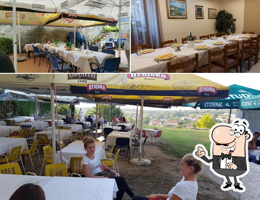 Gli interni di Restaurant Pod Ladonjon