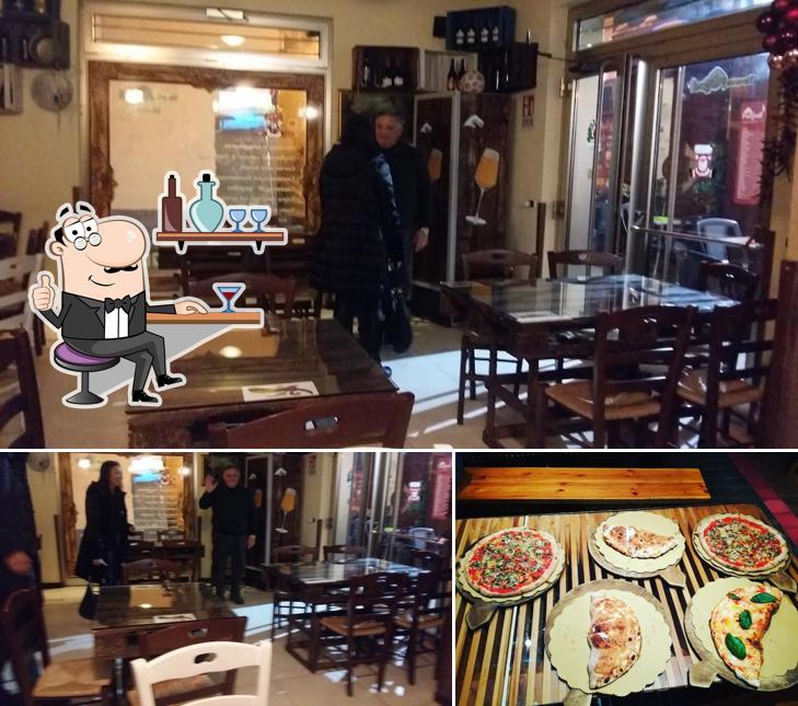Dai un'occhiata agli interni di Pizzeria Funiculì