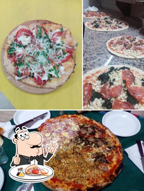 A La Cantunera Pizzeria, vous pouvez prendre des pizzas