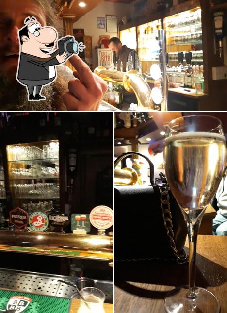 Voir cette image de FISHERMANS PUB