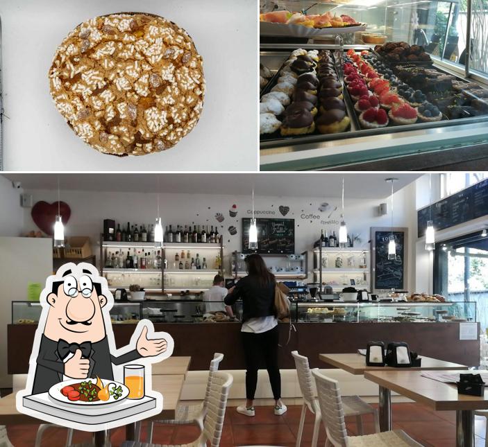 La cibo e interni del ristorante