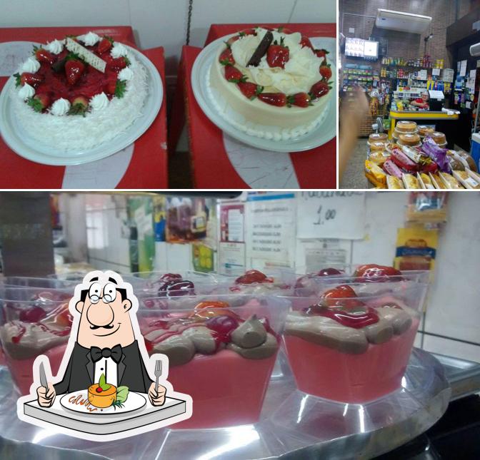 Dê uma olhada a foto ilustrando comida e interior no Padaria ponto doce de santo Elias