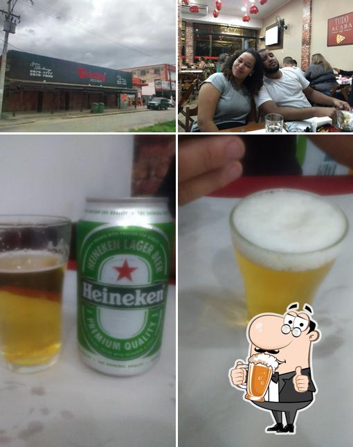 Pizzaria Cristiny Santa Cruz da Serra. Rodízio de pizzas, incluso massas, petiscos e refrigerante. fornece uma gama de cervejas