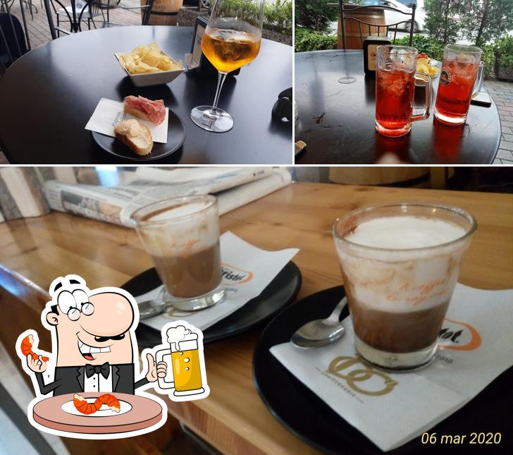 Puoi ordinare un rinfrescante bicchiere di birra chiara o scura