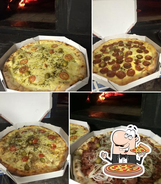 Peça diferentes tipos de pizza