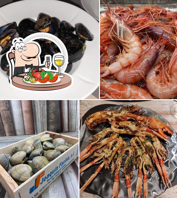 В "RESTAURANT CERVESERIA OMPLEPANXES" вы можете попробовать разнообразные блюда с морепродуктами