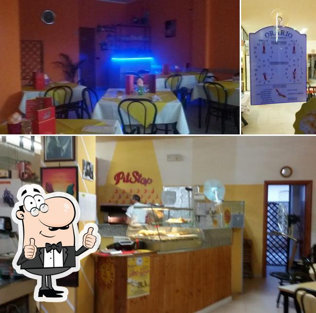 Regarder la photo de Pizzeria, Pucceria E Rosticceria Pit Stop