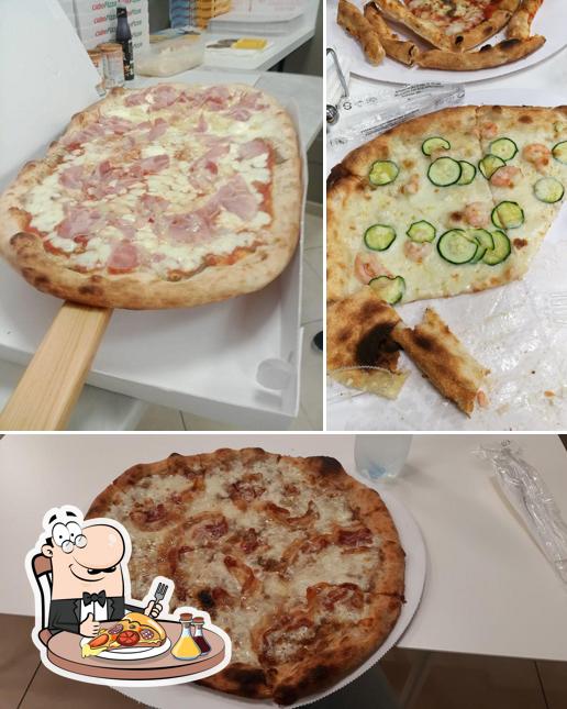 Prenditi una pizza a Pizzeria Vadoalmassimo Di Maioli Massimo