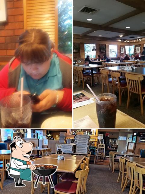 Pizza Hut, 8 Ballston Ave in Saratoga Springs - Restaurant menu and reviews